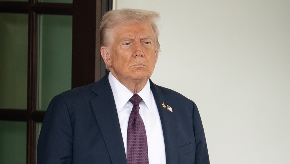    Президент США Дональд Трамп заявил о ликвидации 9 кораблей ВМС Ирана Автор фото: noamgalai/Shutterstock/FOTODOM