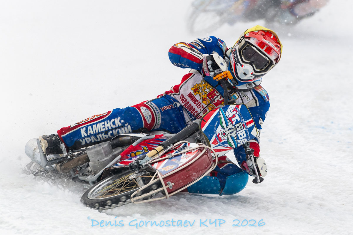    Свердловская команда выиграла бронзу Чемпионата России по мотогонкам на льду