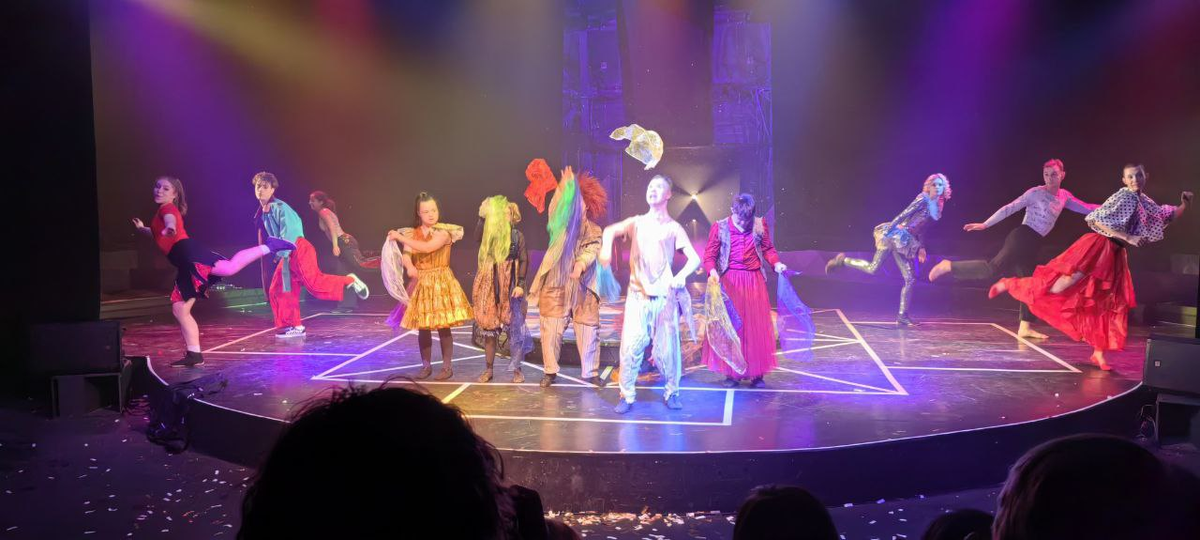 Фрагмент спектакля