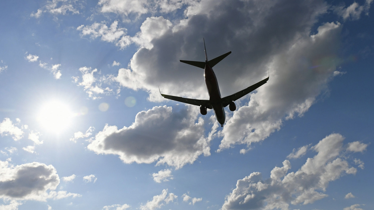    Пассажирский самолёт Boeing 737-800 РИА
