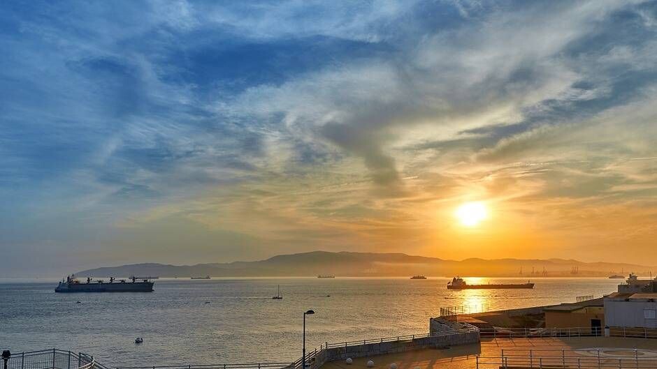     Танкеры   
(cc) Raw2Jpeg