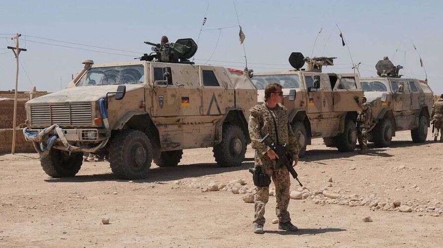     Солдат Бундесвера   
(сс) ISAF Headquarters Public Affairs Office