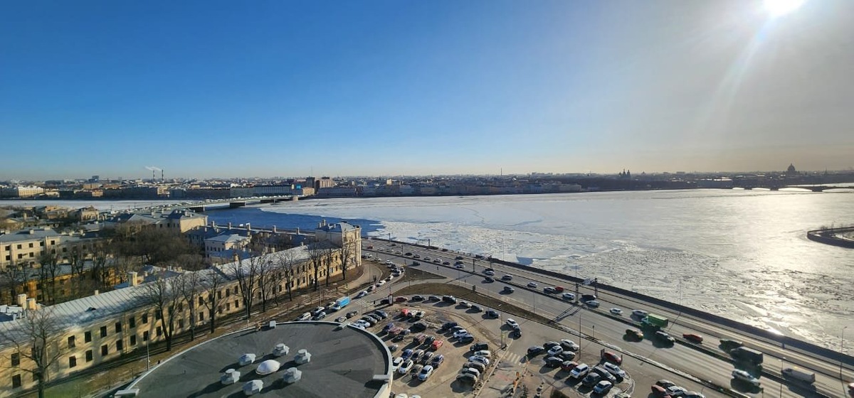 Нева с крыши отеля "Санкт-Петербург"