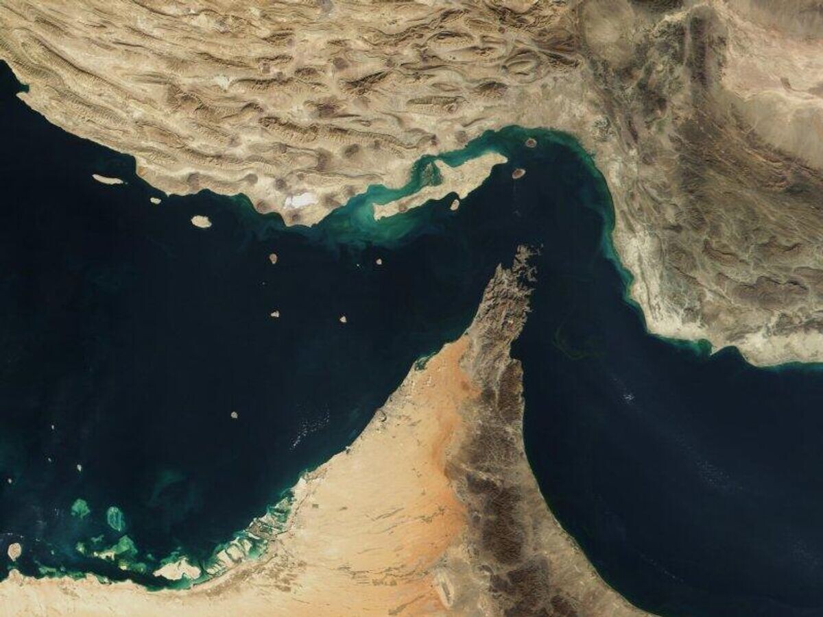    Вид на Ормузский пролив из космоса | © NASA