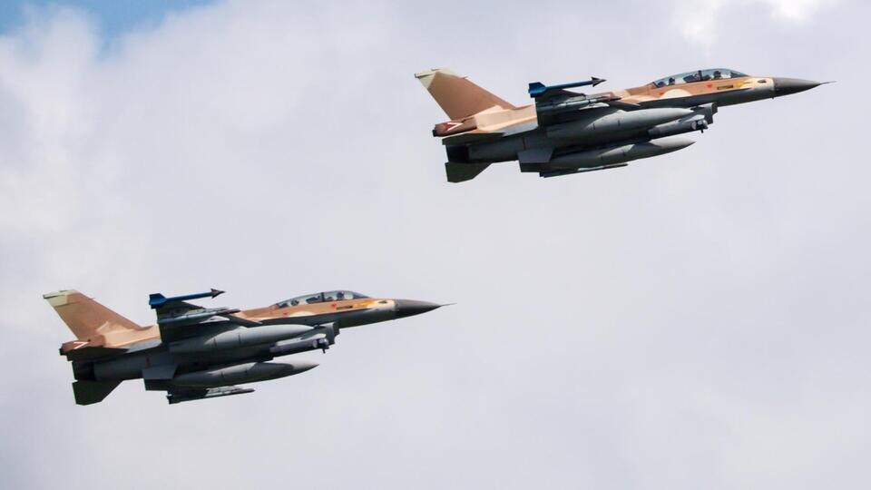     Израиль нанес удары по ракетным установкам и ПВО Ирана Sven Hoppe/picture-alliance/dpa/TASS