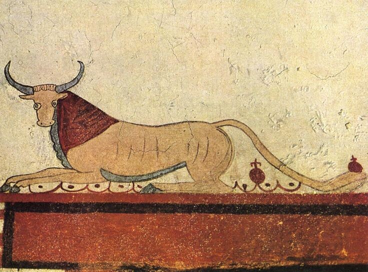 Бык в центре фрески — символ неукротимой мужской силы, плодородия, животной мощи. Та же энергия движет и воином в бою