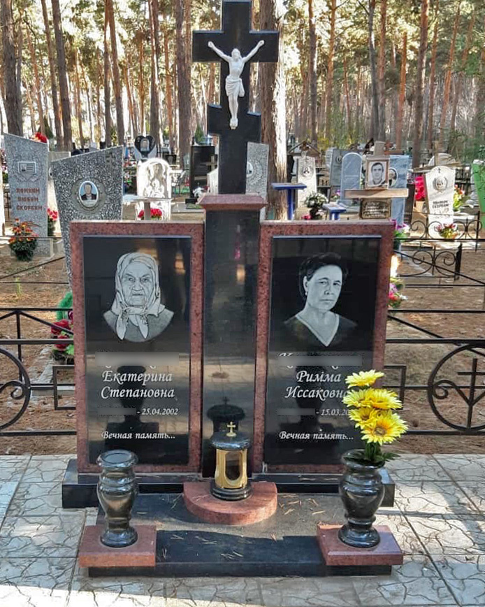 Памятник на двоих производства Группы компаний ГРАВИСТО