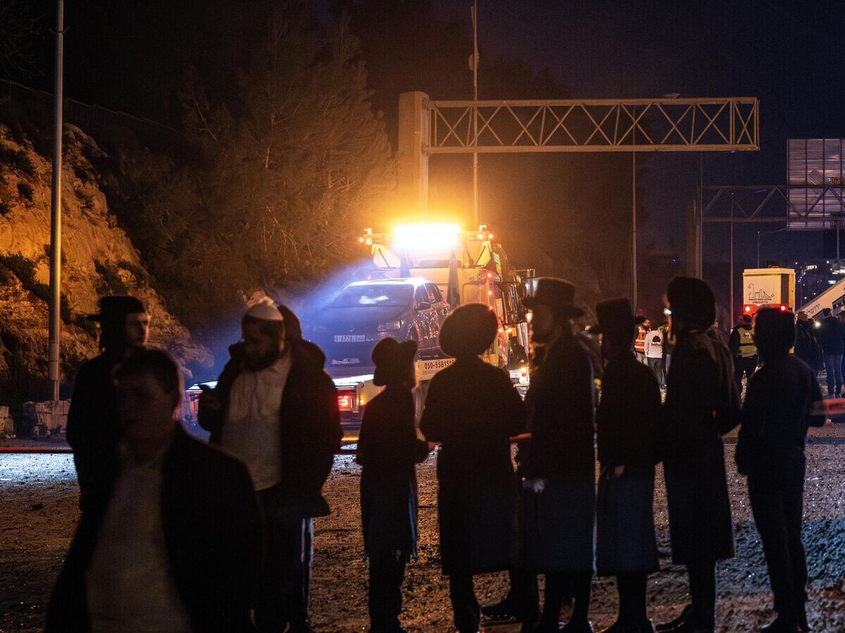    Обстановка на месте падения иранской ракеты в Иерусалиме, Израиль | © Getty Images / Anadolu / Mostafa Alkharouf