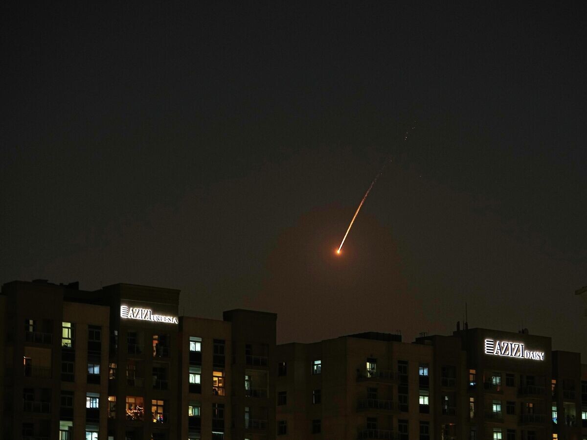    Ракета в небе над Дубаем, ОАЭ | © AP Photo / Fatima Shbair