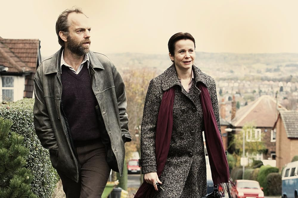 Кадр из фильма Oranges and Sunshine. Режиссер: Джим Лоуч. Производство: BBC Films, Deluxe Australia, EM Media, Fulcrum Media Finance, Little Gaddesden Productions, Screen Australia, Screen NSW, See-Saw Films, Sixteen Films, South Australian Film Corporation