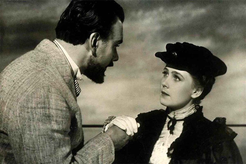    Ия Саввина и Алексей Баталов в фильме "Дама с собачкой" кадр из фильма