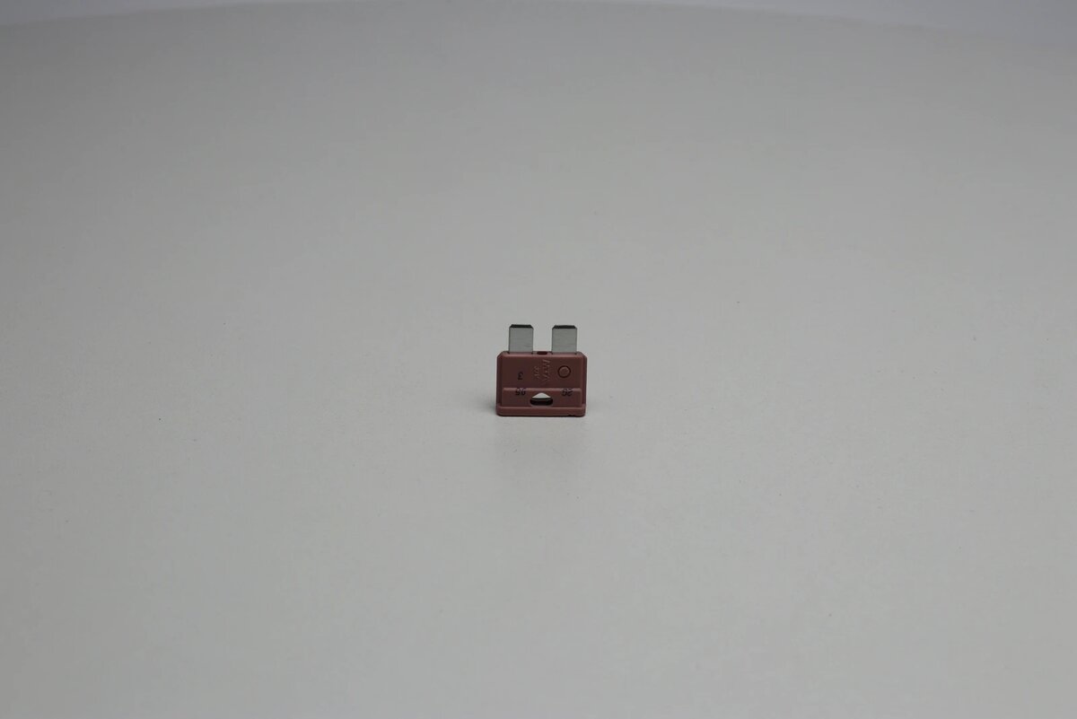    UNIVAL 3A от MTA – Надежный Предохранитель: плавкая вставка; 3А; 32ВDC; автомобильный; 19мм