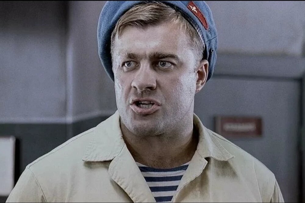    Михаил Пореченков в роли командира Дыгало, к/ф «9 рота». Кадр из фильма