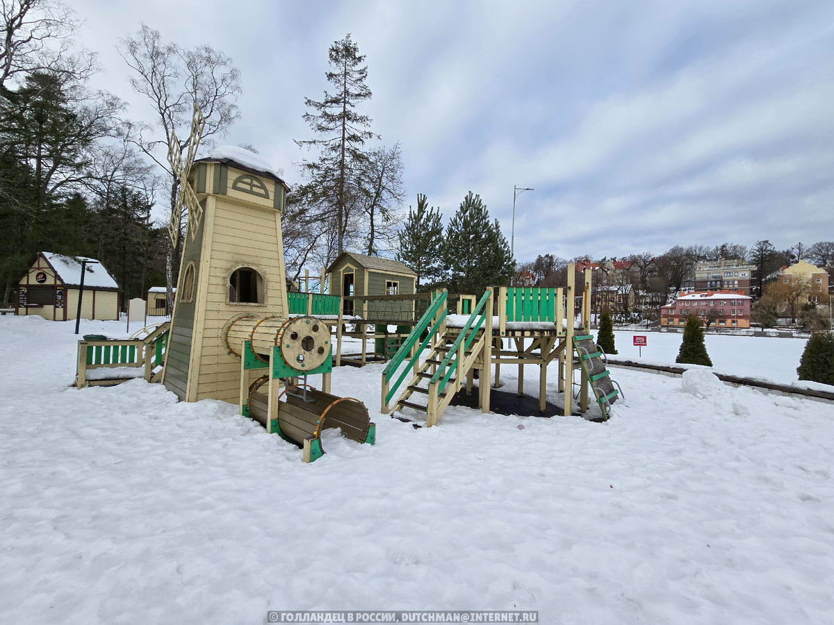 Кстати, что интересное заметил не только я, но и мои родители, которые приезжали в Россию: здесь очень много детских площадок, почти в каждом дворе и парке. Фото: Голландец в России