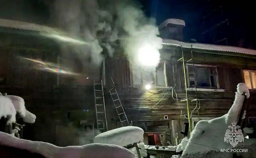    Пожар 2-этажный дом Якутск