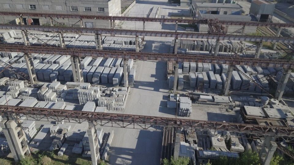    Завод в Барнауле . Источник: ЖБИ-100