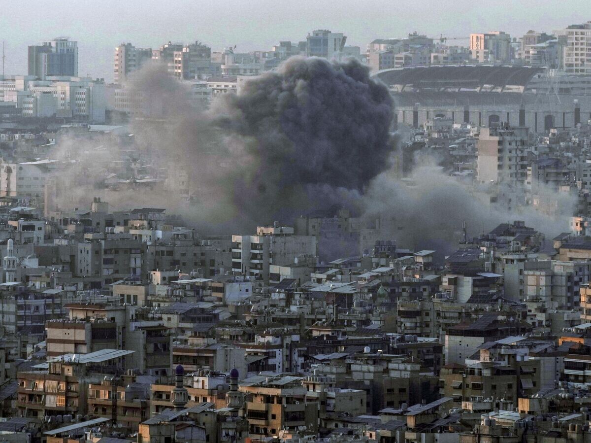    Дым на месте израильского авиаудара в районе Дахие в Бейруте | © AP Photo / Bilal Hussein