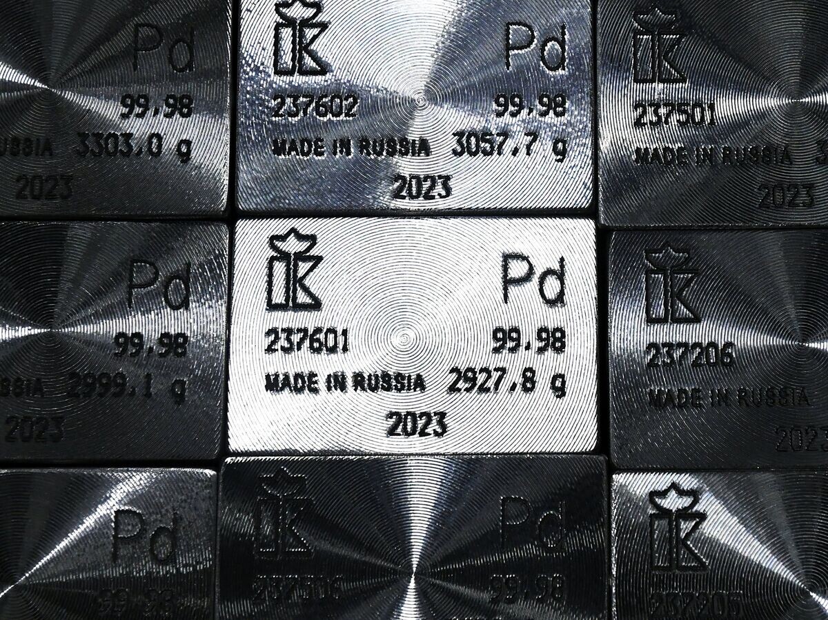    Готовые маркированные слитки палладия высшей пробы 99,98% чистоты© РИА Новости . Илья Наймушин