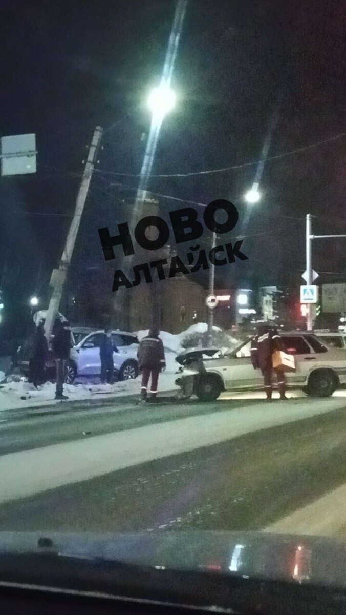    ДТП в Новоалтайске . Источник: t.me/Novoaltaisk_22