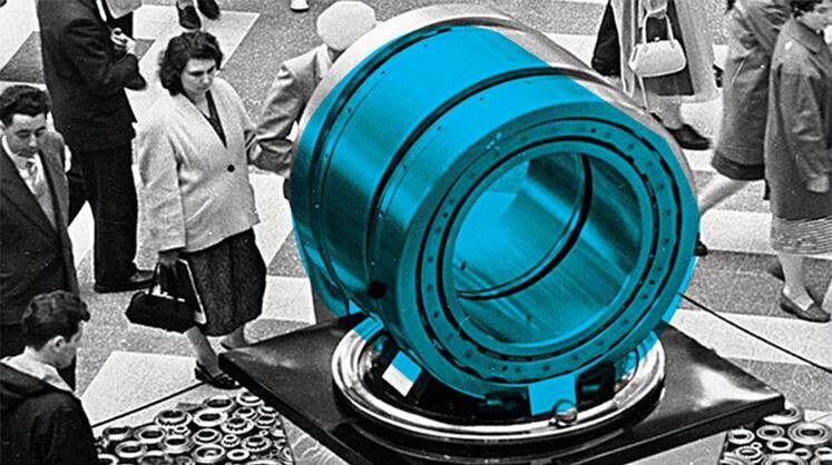    RUSSIAINPHOTO.RU, АРХИВ ВАЛЕНТИНА ХУХЛАЕВА/© ГАЛЕРЕЯ ЛЮМЬЕР В СССР выпускали миллиард подшипников в год. Советский подшипник на всемирной выставке в Брюсселе, 1958 год