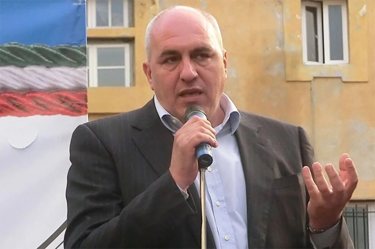    Министр обороны Италии после ударов по Дубаю бросил там свою семью и сбежал