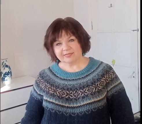 Связала- показала