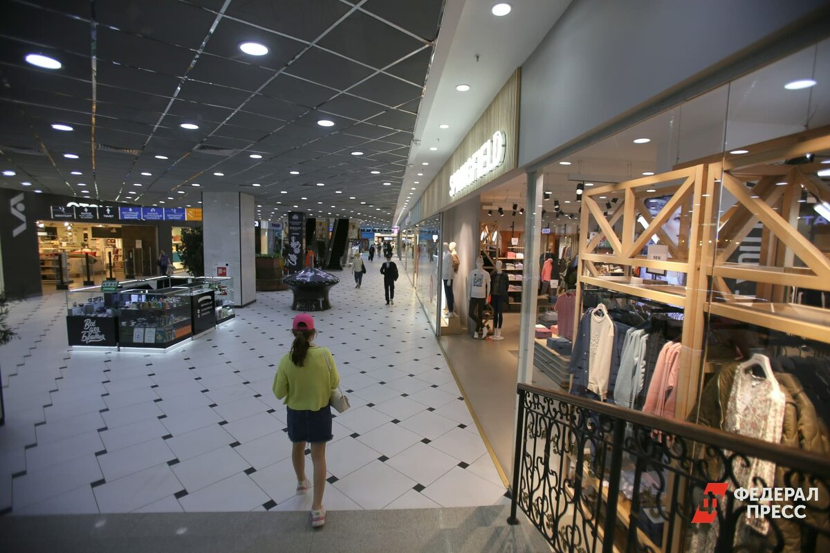 Сохранить латиницу могут лишь те, кто заранее оформил товарный знак.  Фото: Фото: ФедералПресс / Ольга Юшкова