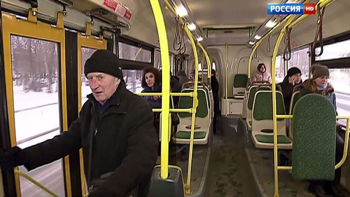    HD общественный транспорт автобус салон пассажиры зима