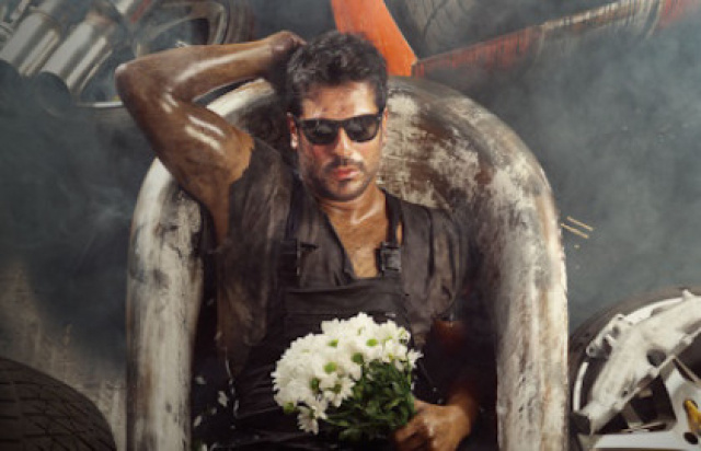 Моноспектакль Бурака Озчивита в МДМ - МОСБИЛЕТ.ру