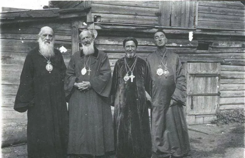 Почему у храмов забирали кадила? Голод не тетка