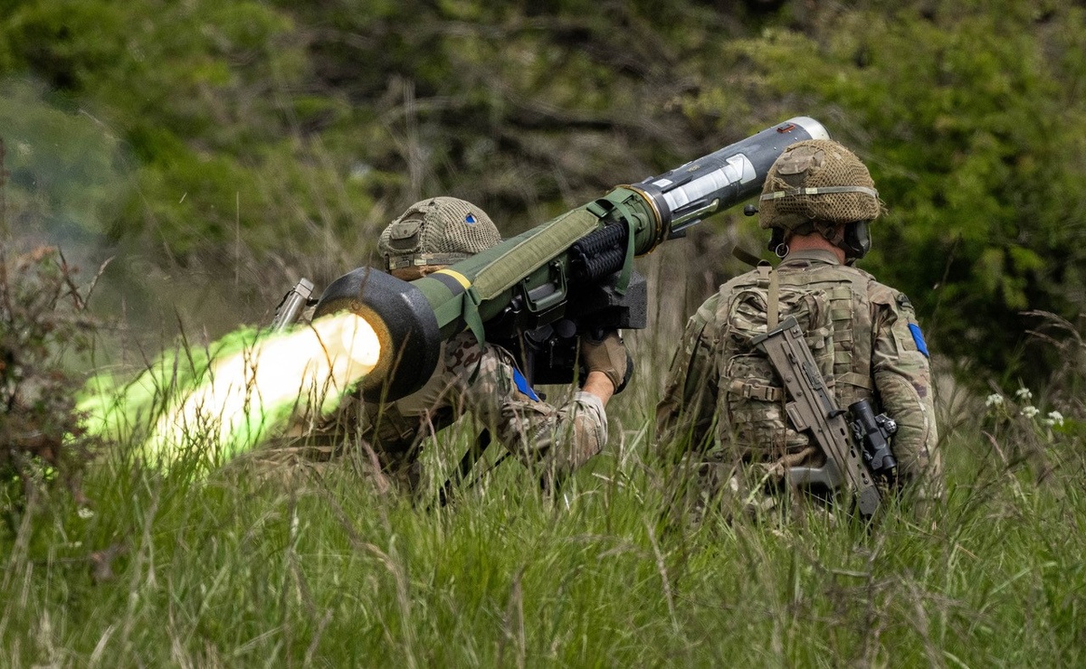    Великобритания армия военные Javelin