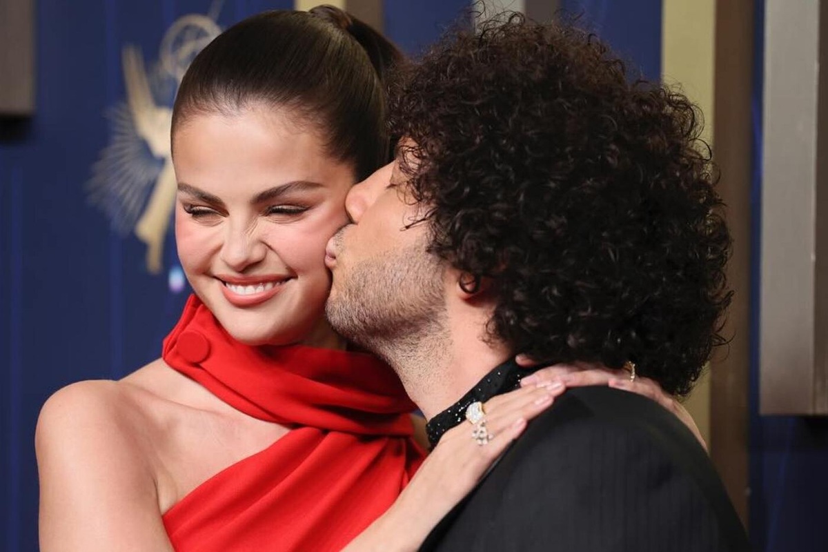     Муж Селены Гомес объяснил, почему она плакала перед свадьбой