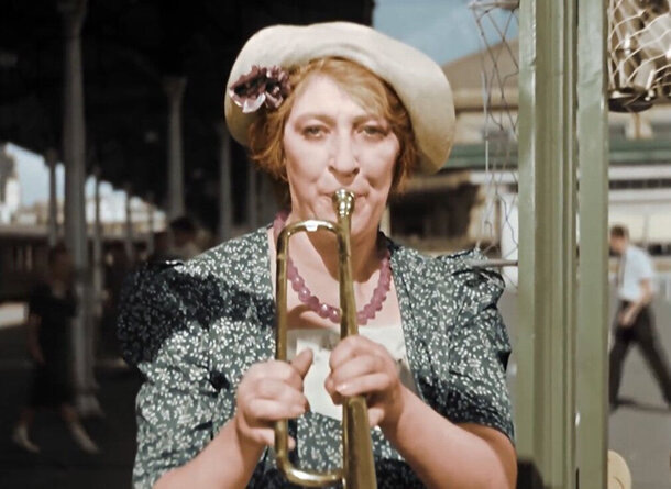 Кадр из фильма «Подкидыш», Фаина Раневская в роли Ляли