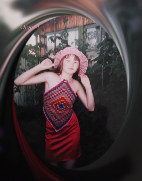 Фото и работа автора канала. Мой авторский топ "бабушкин квадрат"