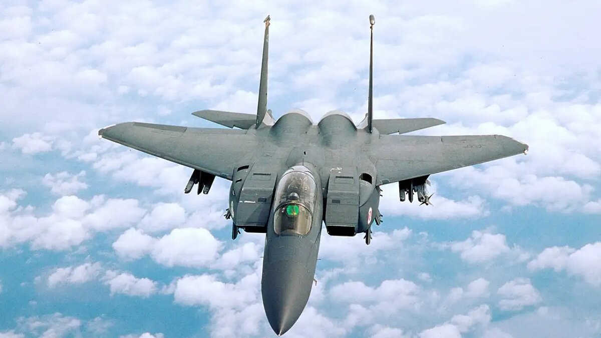    F-15 © wikipedia.org