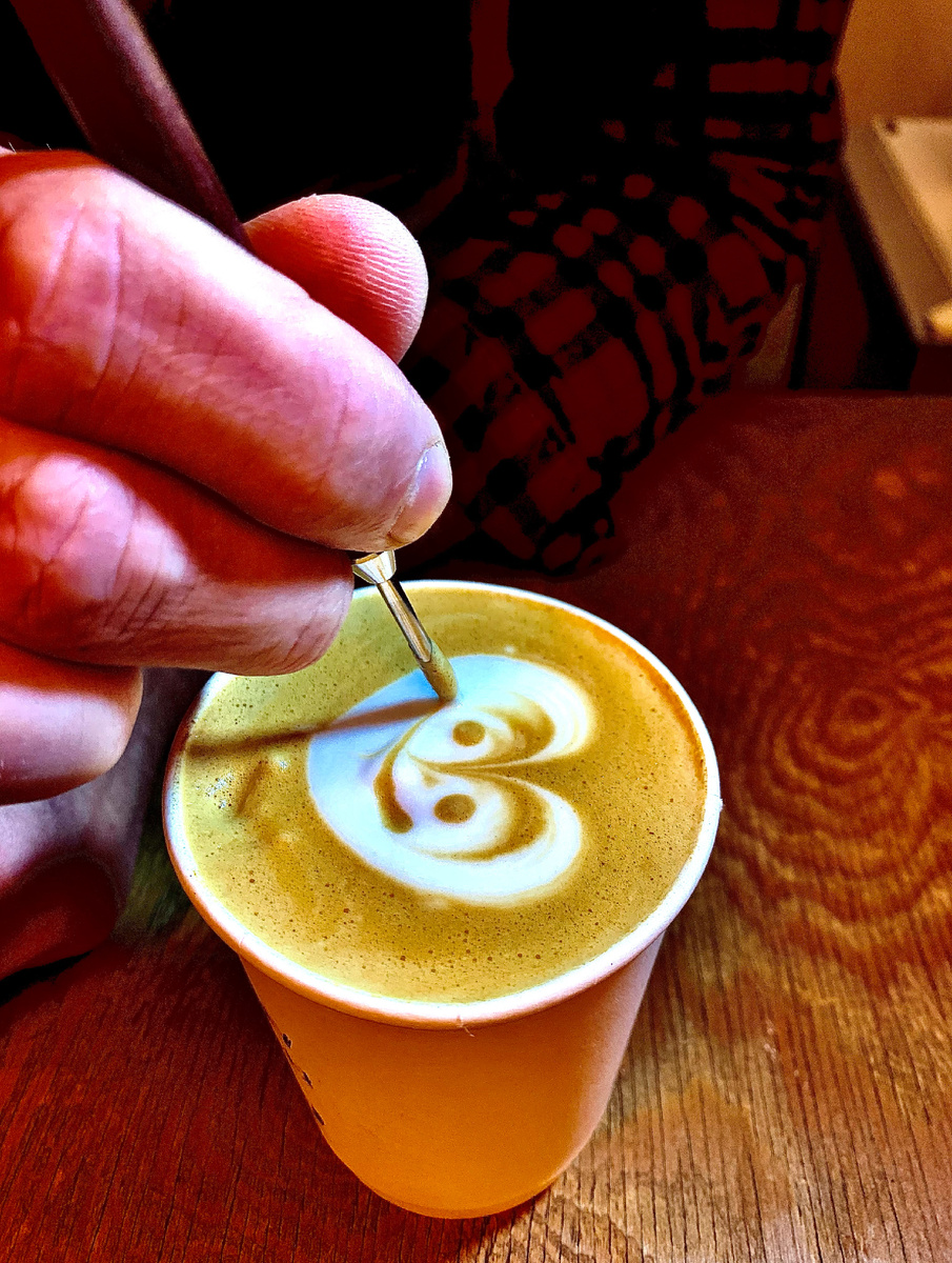 Это очень простые рисунки, но сколько от них эмоций я получаю.