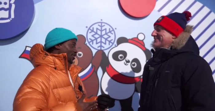 Губернатор общается с новым другом / фото: телеграм-канал Василий Орлов