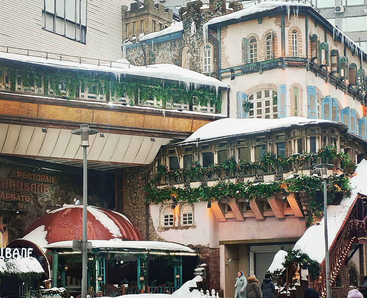 Красота на Арбате.