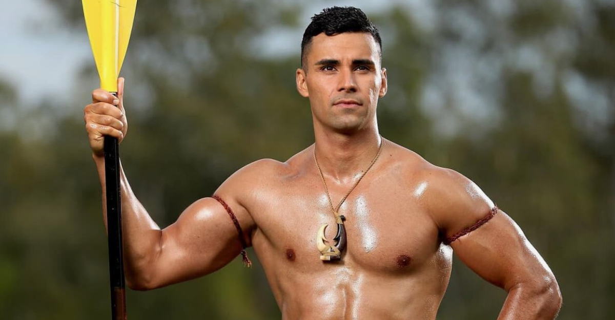 Знаменосец сборной Тонго на церемонии открытия Олимпийских игр в Рио-де-Жанейро. Тхэквондист Пит Николас Тауфатофуа.