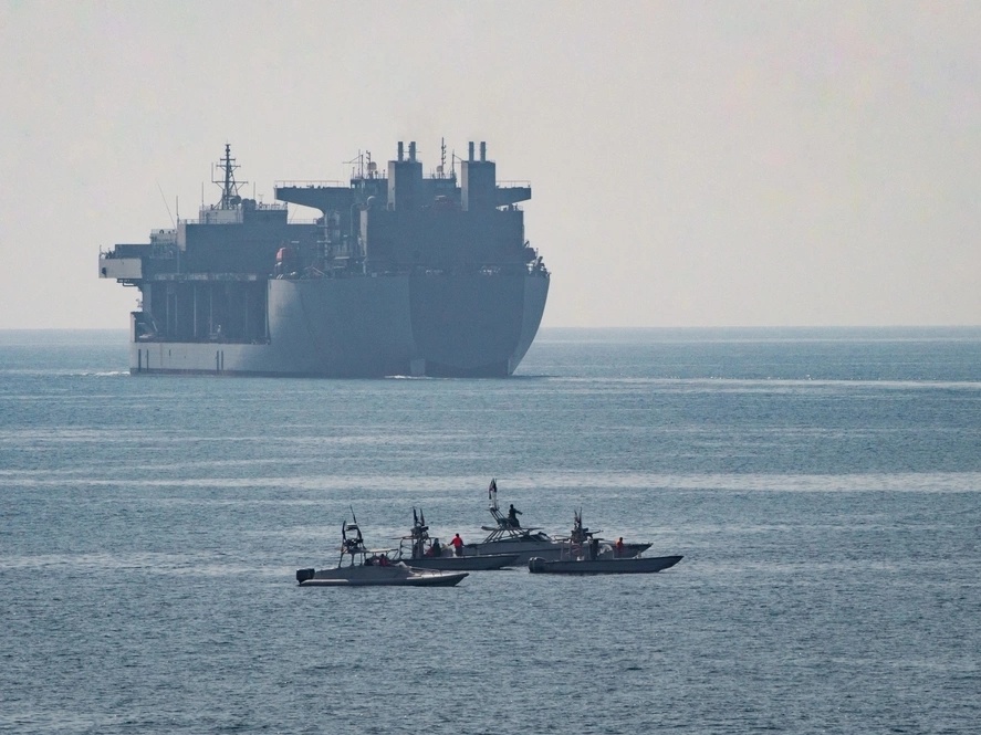 В Ормузском проливе