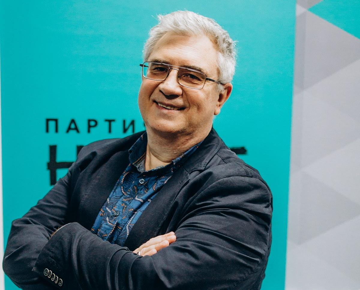 Роман Злотников