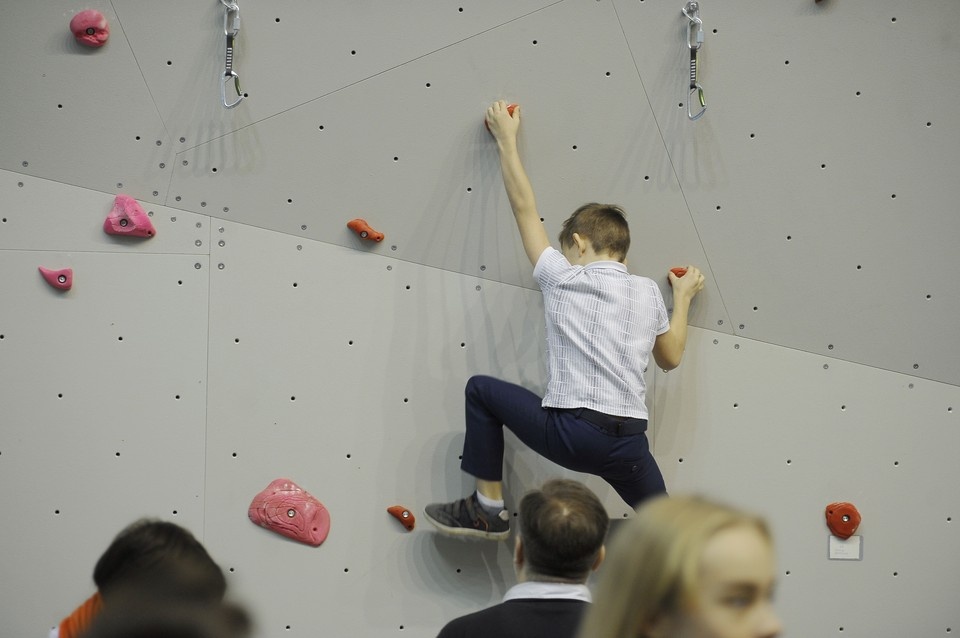    Среди юных екатеринбуржцев самым популярным видом спорта стало скалолазание Алексей БУЛАТОВ