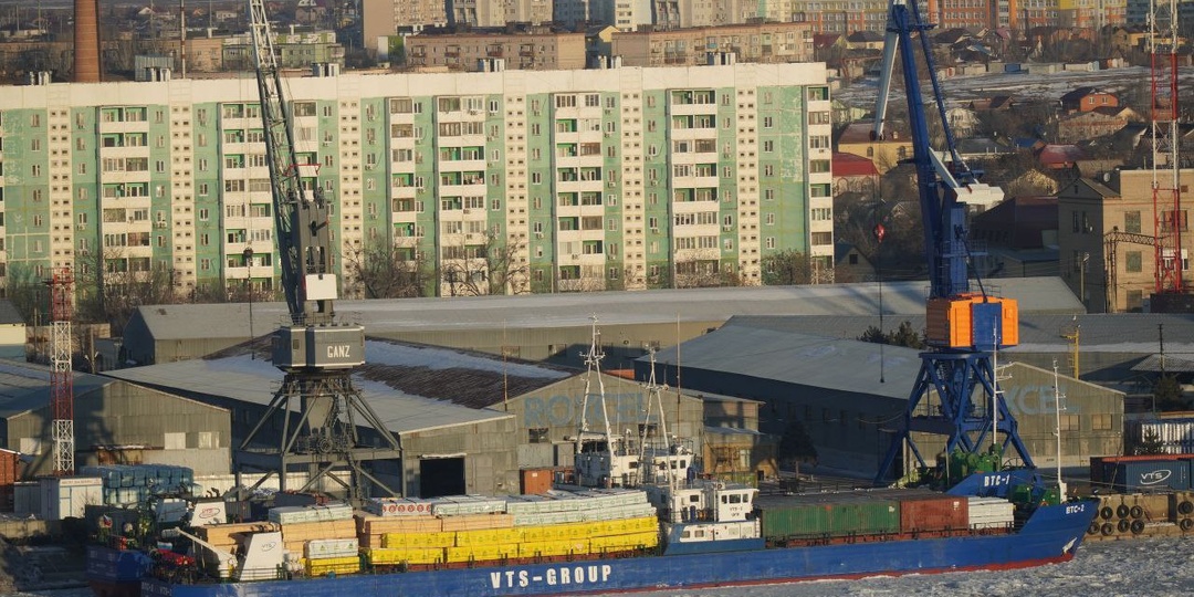 Теплоходы ВТС-1 и ВТС-2, тип СТK в порту Астрахань