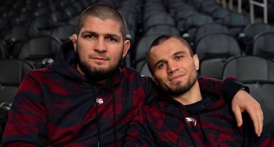    Хабиб Нурмагомедов с троюродным братом Усманом Нурмагомедовым / соцсети Хабиба Нурмагомедова