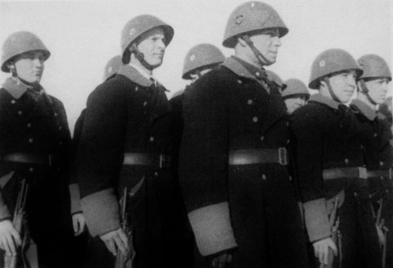 Строй подразделения литовской вспомогательной полиции «шуцманшафт».