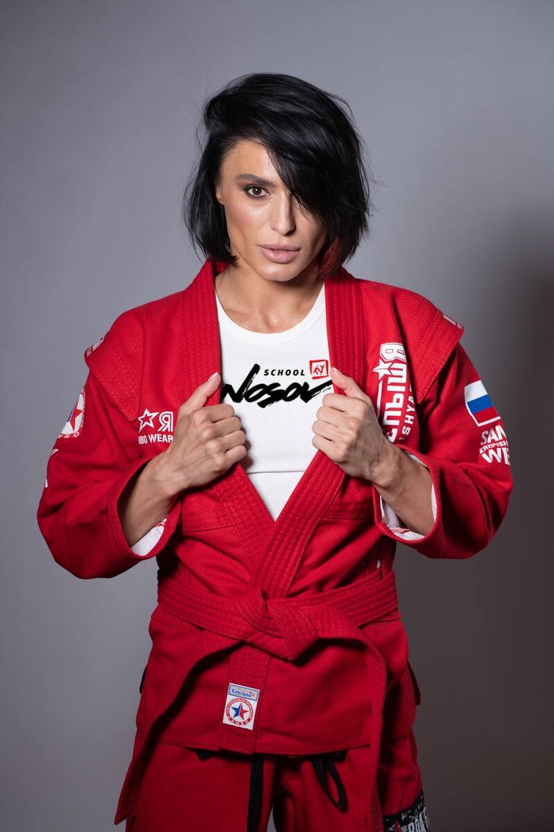 Естественно, Костенко известна не только красотой.