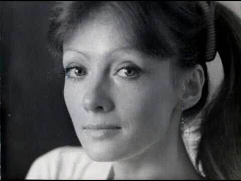    Ольга Зарубина в расцвете лет, её взгляд полон надежды.