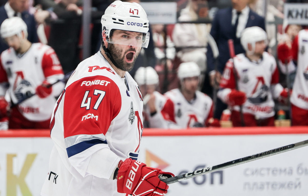    Нападающий "Локомотива" Александр Радулов  Кирилл Кухмарь/ТАСС