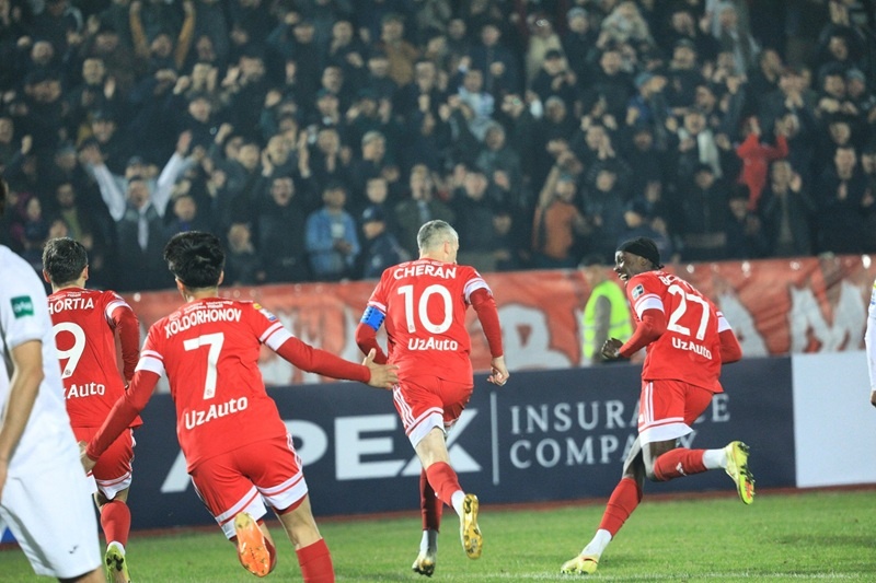 Фрагмент матча «Андижан» — «Согдиана». Фото пресс-службы «Андижана»