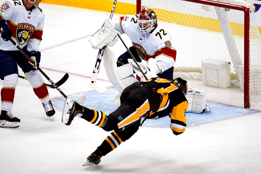    Сергей Бобровский и Евгений Малкин